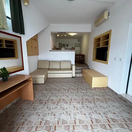 Family With A Beautiful Terrace Apartment *